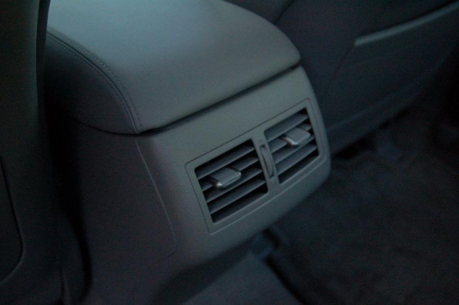  Toyota Camry XLE 2009 года  (фото 19 из 41)